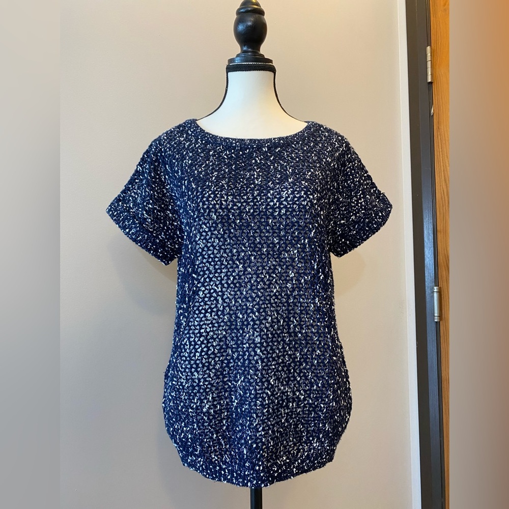 Elegant Navy Women's Sweater Blouse EUC Size M
Heidi Klum design